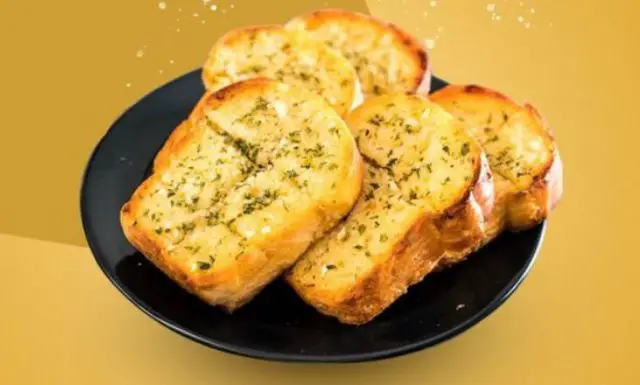 Garlic Bread For Olive Garden Mac And Cheese As A Side Dish