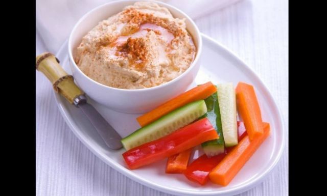Vegetables Sticks With Humus For No Bloat Goat Juice As A Side
