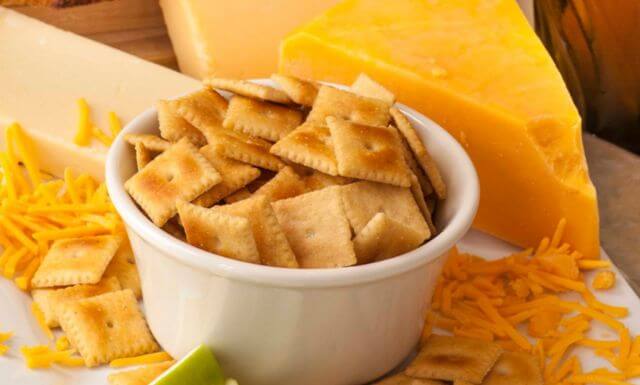 Cheese And Crackers For Bespin Fizz As A Side