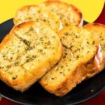 Garlic bread For Tomato Egg Soup As A Side Dish