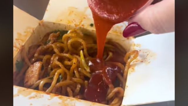 Honeygrow Spicy Garlic Sauce Recipe Noodles made With Honeygrow Spicy Garlic Sauce
